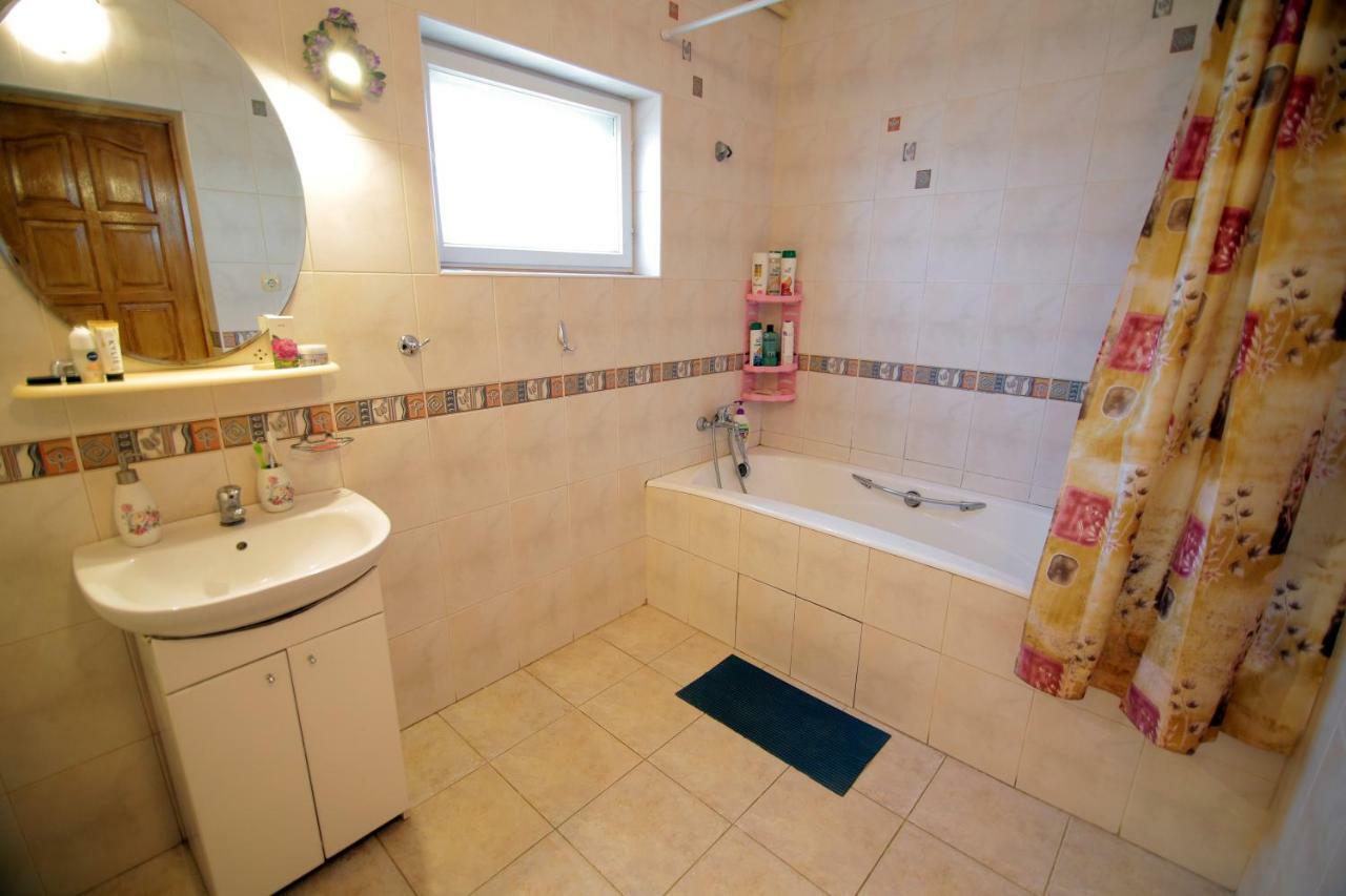 Guest House Kamenny Dom Karolino-Buhaz Dış mekan fotoğraf